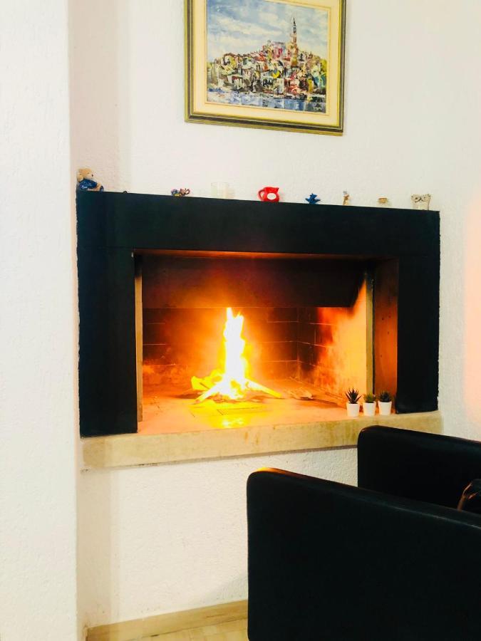 Modern Apartment With Fireplace & Stylish Kitchen Канфанар Экстерьер фото