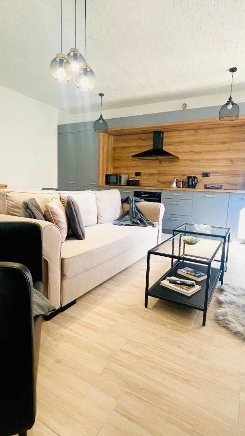 Modern Apartment With Fireplace & Stylish Kitchen Канфанар Экстерьер фото