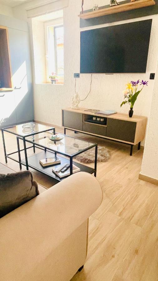 Modern Apartment With Fireplace & Stylish Kitchen Канфанар Экстерьер фото